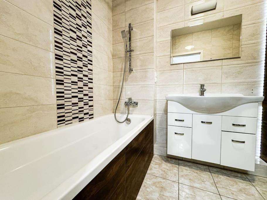 Apartament 201 Sloneczna Klecina Вроцлав Экстерьер фото